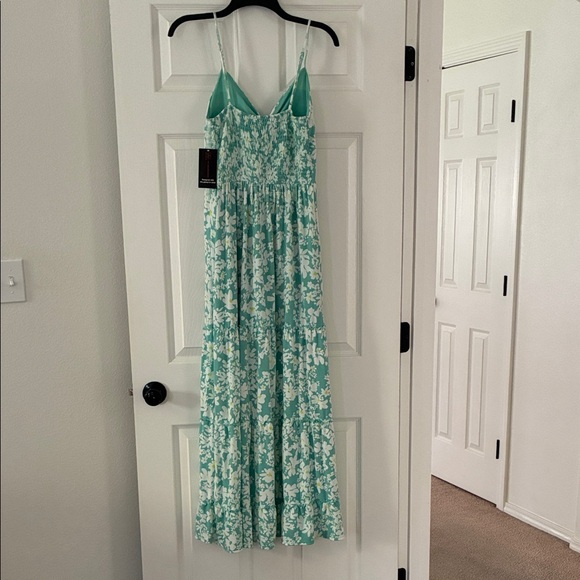 No Boundaries Green and White Floral Maxi Dress - Picture 3 of 3